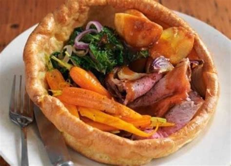  Yorkshire Pudding: Savusta Pehmeää Maailmaa Täynnä Hearty Lihakastiketta!